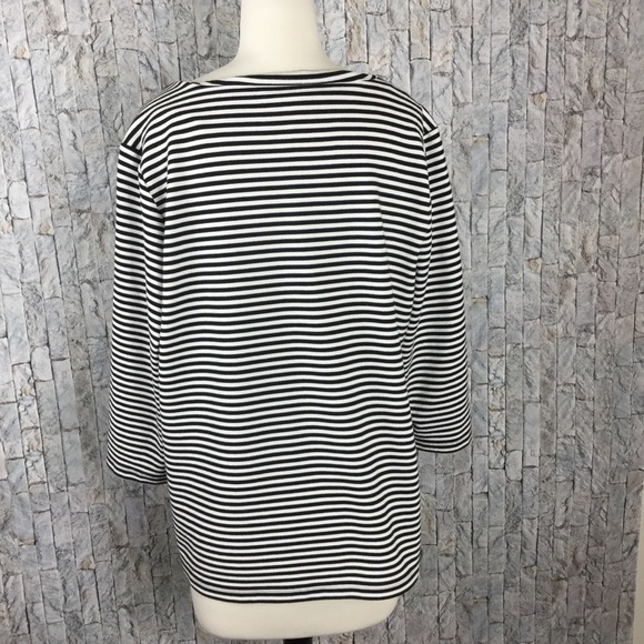 Chico’s Classic black and white top - Picture 2 of 3